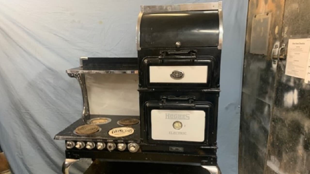 1921 Hotpoint-Hughes Electric Range