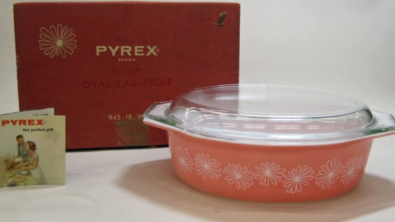 Pyrex Pink Daisy Casserole Dish